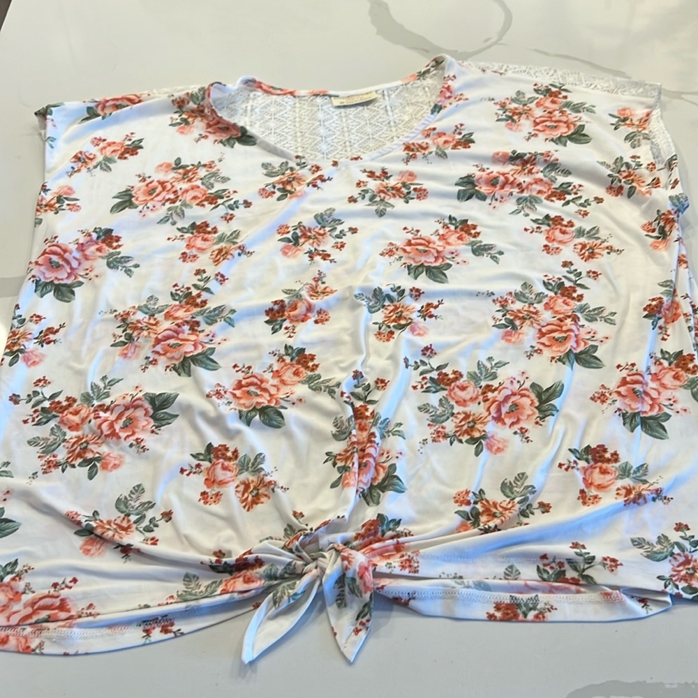 Bobbie Brooks Short Sleeve Tie Front Floral Top